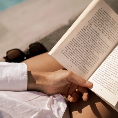 A good book, a sweet gourmet treat, and nothing but the mountains around you.
Who’s ready for this kind of escape at Hotel Rosa?
